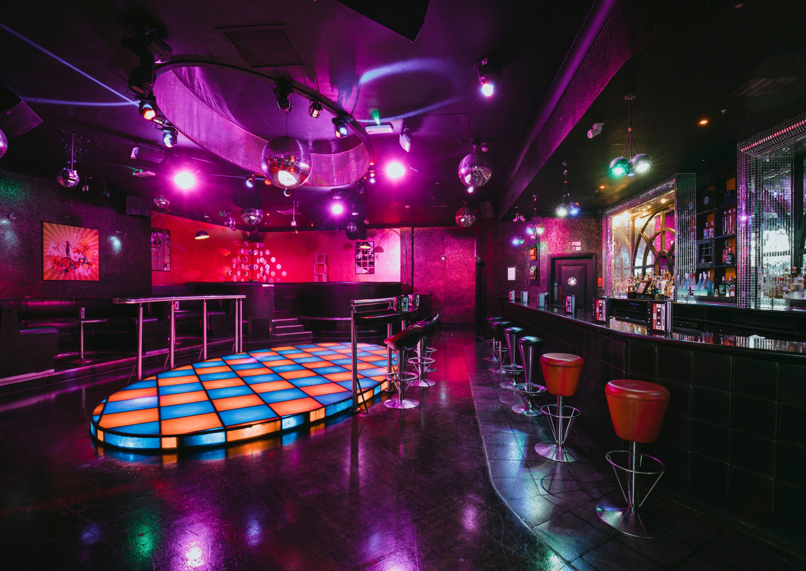 Why Are Club in Thane with Dance Floor Gaining Popularity?